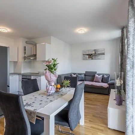 Апартаменти Tadic