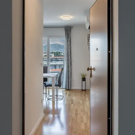 Tadic Апартаменти Спліт